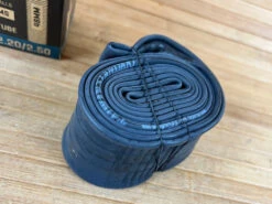 Maxxis Schlauch 27.5" 2.2/2.5 FV Freeride Presta 48mm -Reverse Verkäufe IMG 8977 7ad52462 a1b6 467d 9e6a 95ed9550f056