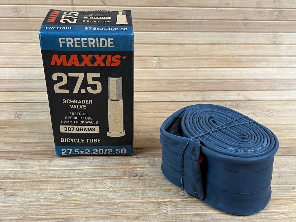Maxxis Schlauch 27.5" 2.2/2.5 AV Freeride Schrader 3 Maxxis Schlauch 27.5" 2.2/2.5 AV Freeride Schrader