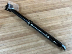 Race Face Aeffect R Dropper Post 150mm Hub / 30,9mm Variostütze 18 Race Face Aeffect R Dropper Post 150mm Hub / 30,9mm Variostütze -Reverse Verkäufe IMG 9028