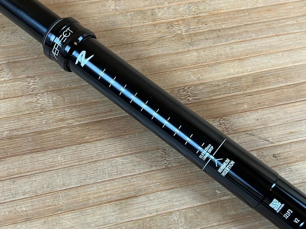 Race Face Aeffect R Dropper Post 150mm Hub / 30,9mm Variostütze 9 Race Face Aeffect R Dropper Post 150mm Hub / 30,9mm Variostütze – Bild 7