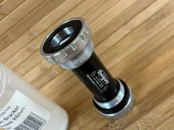 Hope Bottom Bracket Hollowtech II 83mm DH Innenlager Silber -Reverse Verkäufe IMG 9068
