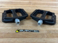 Burgtec MK4 Composite Flat Pedals / Pedale Black -Reverse Verkäufe IMG 9074