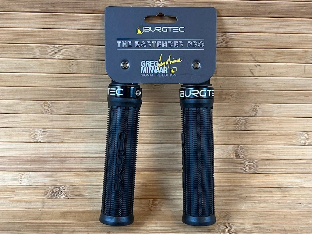 Burgtec The Bartender Pro Lock On Griffe Schwarz Greg Minnaar 3 Burgtec The Bartender Pro Lock On Griffe Schwarz Greg Minnaar