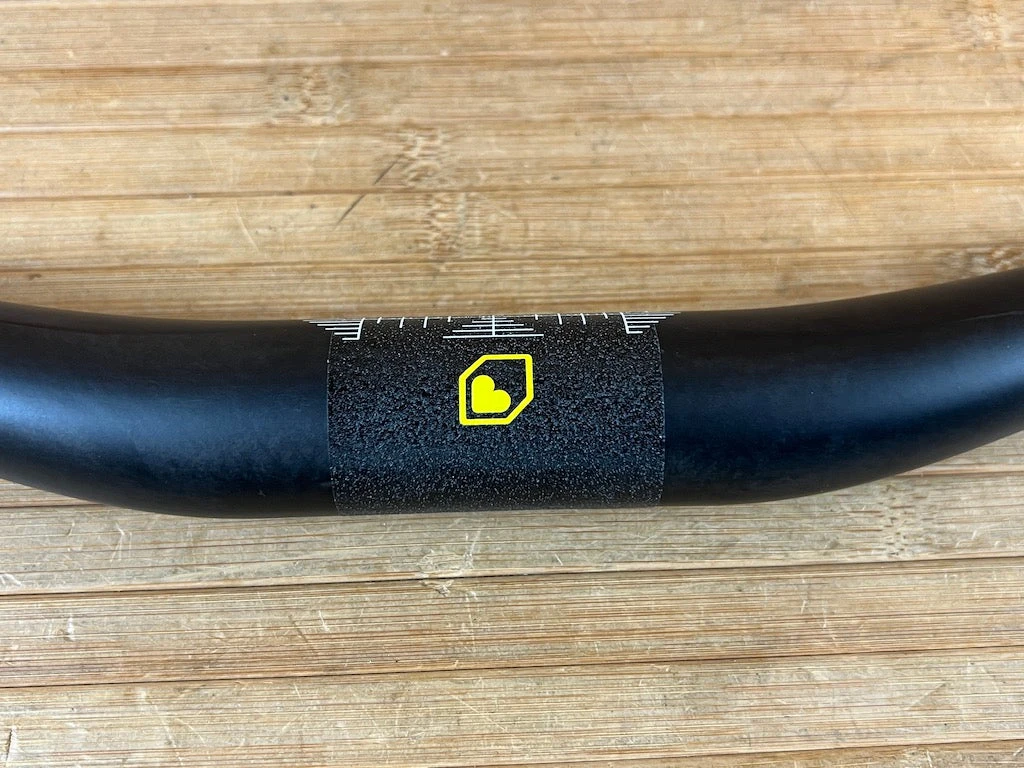 Burgtec Ride Wide Carbon Enduro Lenker 800 / 20 / 35 6 Burgtec Ride Wide Carbon Enduro Lenker 800 / 20 / 35 – Bild 4