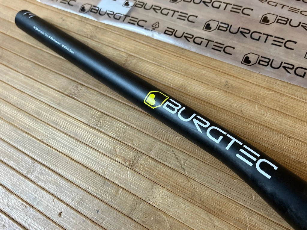 Burgtec Ride Wide Carbon Downhill Lenker 800 / 20 / 35 4 Burgtec Ride Wide Carbon Downhill Lenker 800 / 20 / 35 – Bild 2