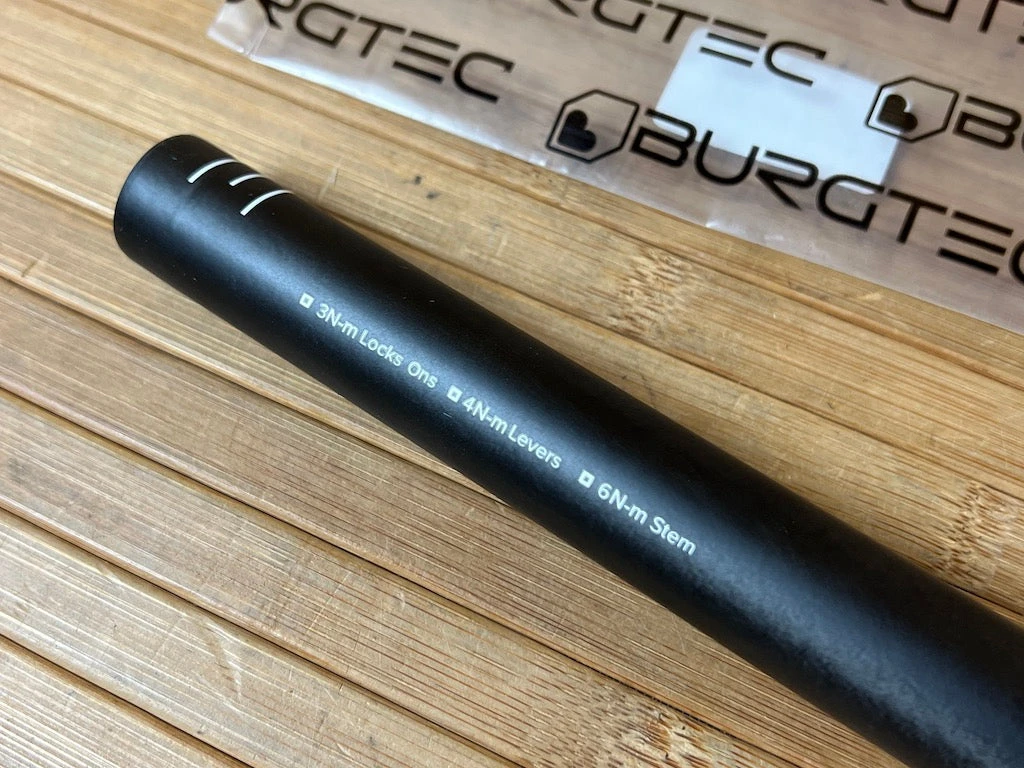 Burgtec Ride Wide Carbon Downhill Lenker 800 / 20 / 35 5 Burgtec Ride Wide Carbon Downhill Lenker 800 / 20 / 35 – Bild 3