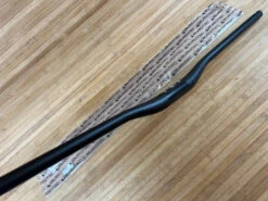 Burgtec Ride Wide Carbon Downhill Lenker 800 / 20 / 35 17 Burgtec Ride Wide Carbon Downhill Lenker 800 / 20 / 35 -Reverse Verkäufe IMG 9191