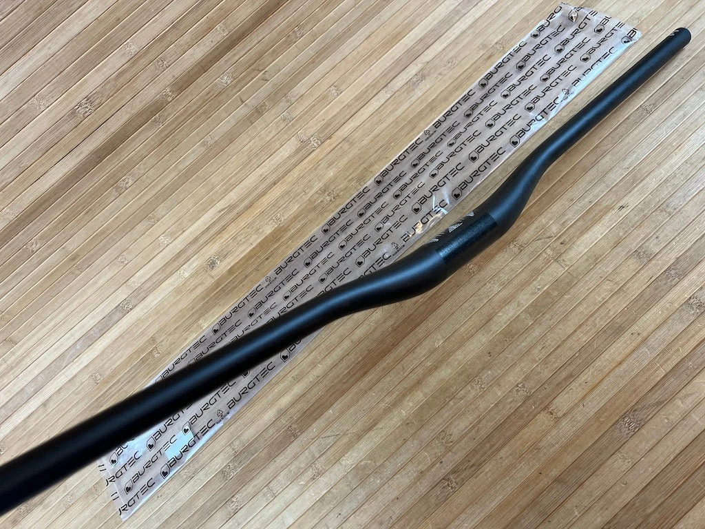 Burgtec Ride Wide Carbon Downhill Lenker 800 / 20 / 35 9 Burgtec Ride Wide Carbon Downhill Lenker 800 / 20 / 35 – Bild 7