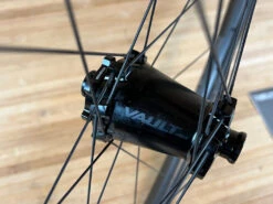 Race Face Next R 31 Carbon Vorderrad VR 29" Boost Schwarz 23 Race Face Next R 31 Carbon Vorderrad VR 29" Boost Schwarz -Reverse Verkäufe IMG 9234 e24ece7b d69c 42a8 babd 0c7205307564