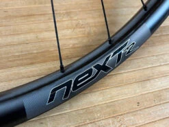 Race Face Next R 31 Carbon Vorderrad VR 29" Boost Schwarz 17 Race Face Next R 31 Carbon Vorderrad VR 29" Boost Schwarz -Reverse Verkäufe IMG 9240 5b06e5aa d1a2 429e 954e 69333b5b6e22