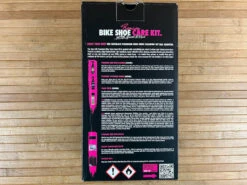 Muc-Off Muc Off Premium Bike Shoe Care Kit Reinigungskit Schuhe 13 Muc-Off Muc Off Premium Bike Shoe Care Kit Reinigungskit Schuhe -Reverse Verkäufe IMG 9346 2bdaba65 fd09 4883 b2ce 9ceec15ee7dc