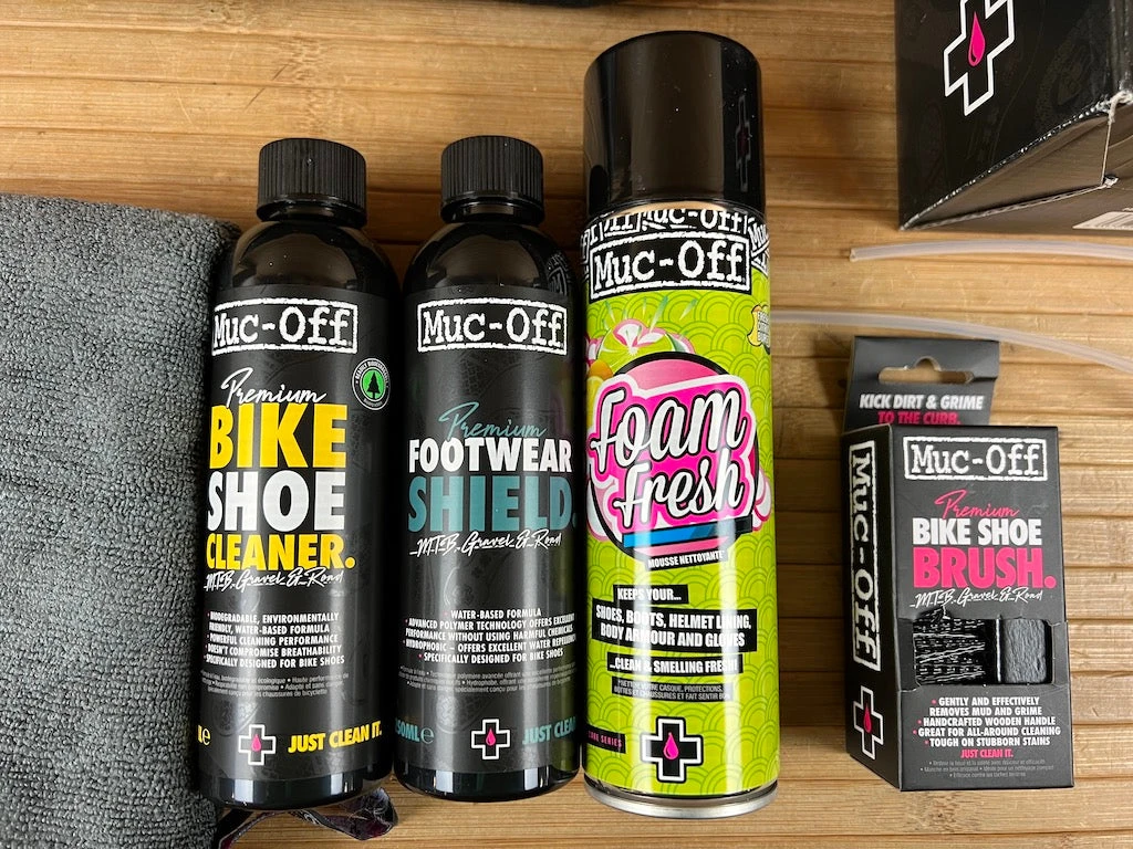 Muc-Off Muc Off Premium Bike Shoe Care Kit Reinigungskit Schuhe 5 Muc-Off Muc Off Premium Bike Shoe Care Kit Reinigungskit Schuhe – Bild 3