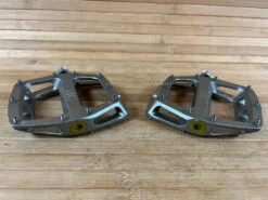 DMR V12 Pedale / Plattformpedale Magnesium Grey -Reverse Verkäufe IMG 9378 f7ba9cdc 4436 4637 a43e 70ba4250cfe6