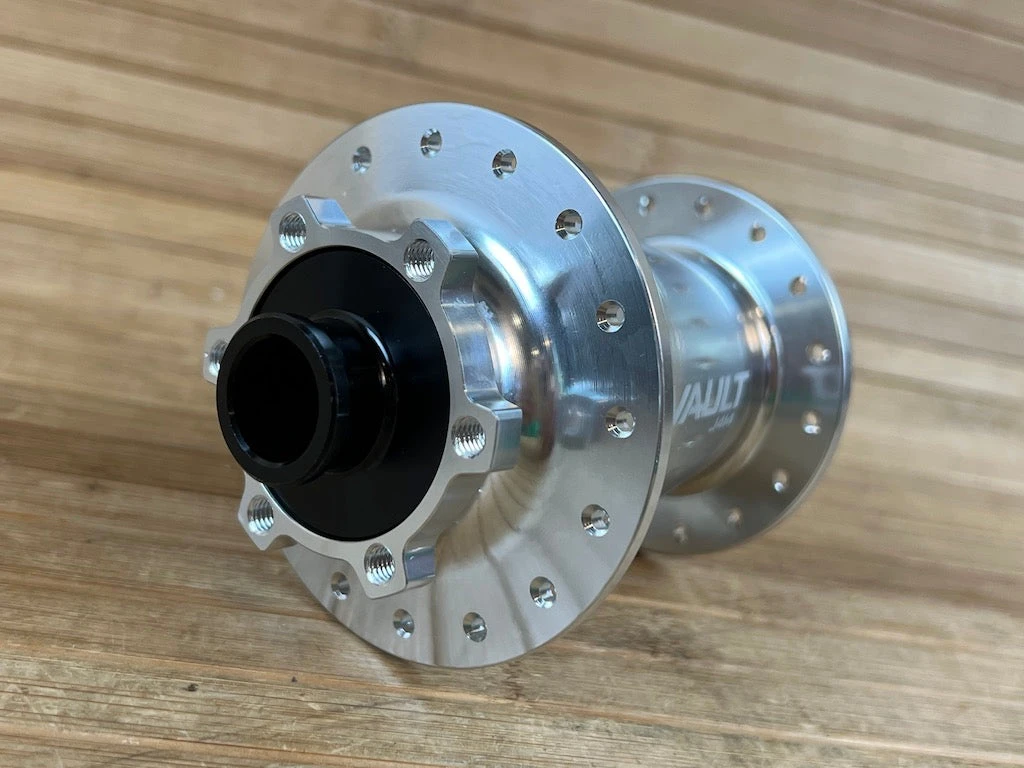 Race Face Vault VR Nabe Boost 110x15 32 Loch Silber 6 Race Face Vault VR Nabe Boost 110x15 32 Loch Silber – Bild 4