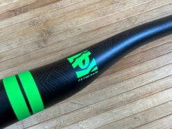 Race Face SixC Carbon Lenker Green 820mm / 35mm -Reverse Verkäufe IMG 9613 cb1e7426 7f31 40fc 8de1 84b85664e8a0