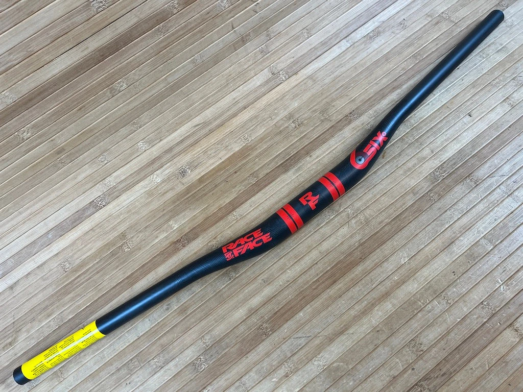 Race Face SixC Carbon Lenker Red 820mm / 35mm 3 Race Face SixC Carbon Lenker Red 820mm / 35mm