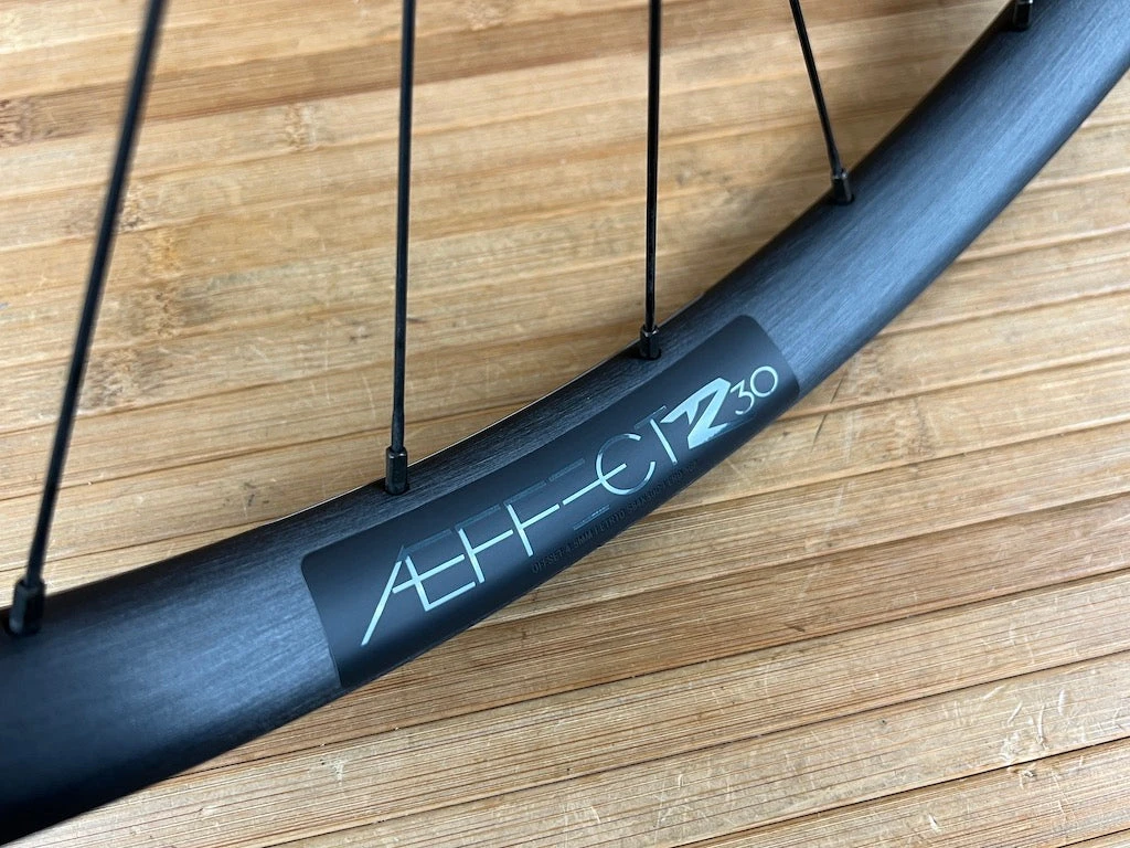 Race Face Aeffect R 30 Vorderrad VR 27,5" Boost Schwarz 6 Race Face Aeffect R 30 Vorderrad VR 27,5" Boost Schwarz – Bild 4