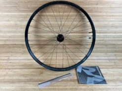 Race Face Aeffect R 30 Hinterrad HR 29" Boost Schwarz Shimano HG