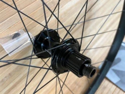 Race Face Aeffect R 30 Hinterrad HR 29" Boost Schwarz Microspline -Reverse Verkäufe IMG 9689 77b6c58b 9922 4682 97f5 a4bd835de067