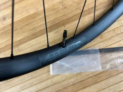 Race Face Aeffect R 30 Hinterrad HR 27,5" Super Boost Schwarz 157 X 12mm -Reverse Verkäufe IMG 9698 e65f93ad 2bda 43db 8c5b 0f4bc89a55ae