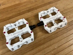 Reverse Components Escape Plattformpedale / Pedale Weiß -Reverse Verkäufe IMG 9995 19e23914 8675 4f16 8362 fc849f7bf588